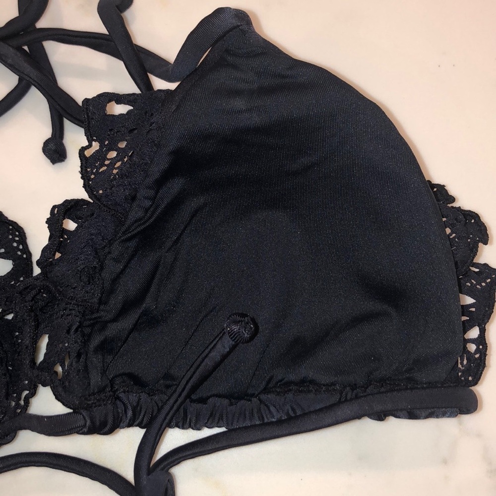 PilyQ Diva Ruffle Bikini - Picture 7 of 12